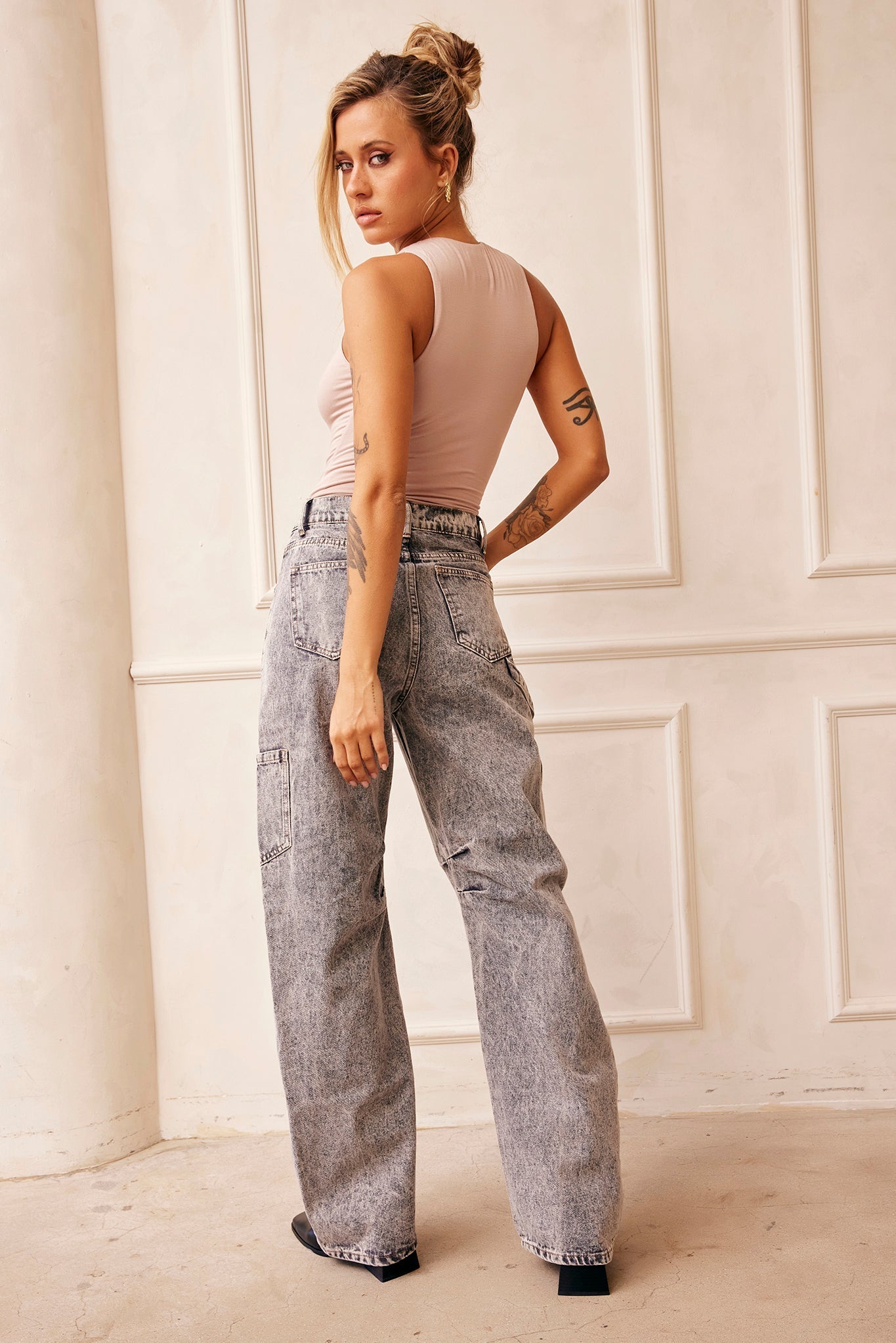 Understated Jeans - Charcoal